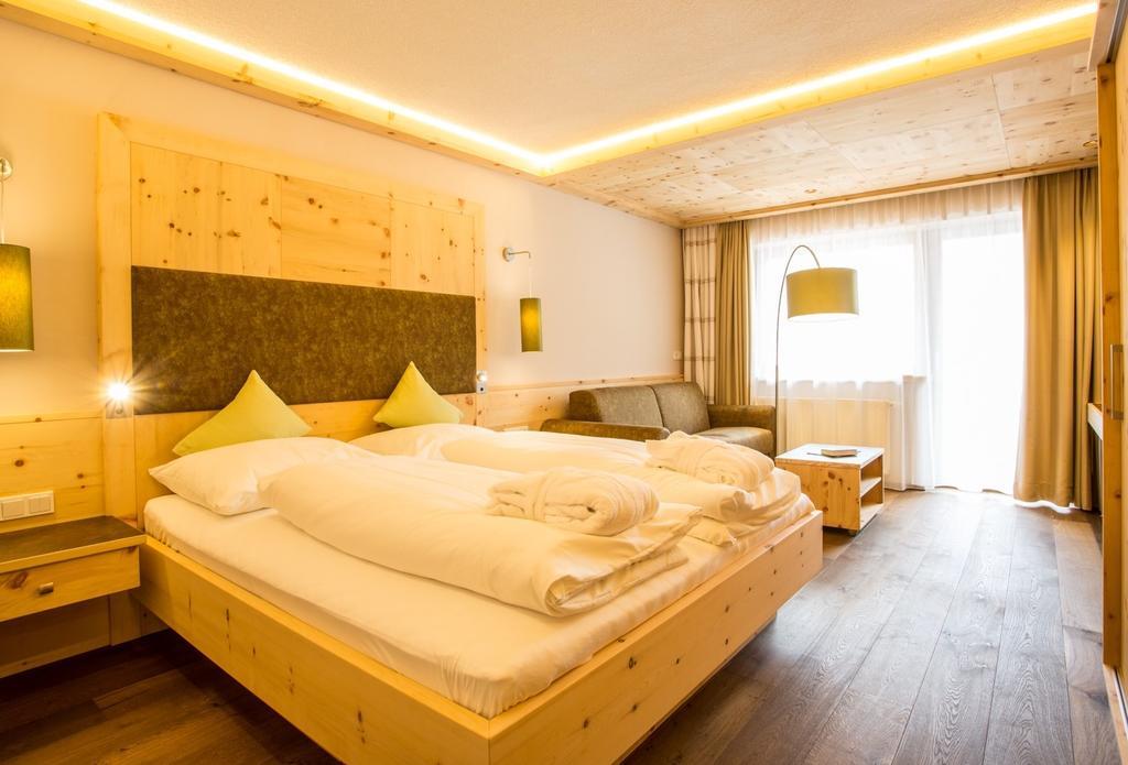 Hotel Baeckelar Wirt Superior Sölden Kültér fotó